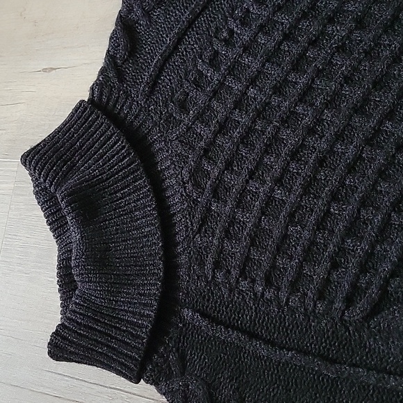 Vince wool blend turtleneck sweater in size small and in charcoal color - Picture 2 of 4
